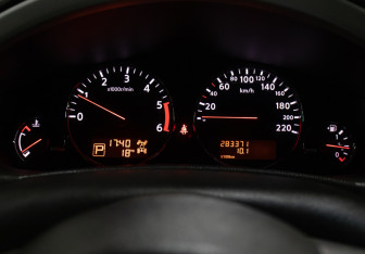Подержанный автомобиль Nissan Pathfinder 2012 года (15 фото)