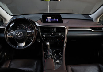 Подержанный автомобиль Lexus RX 2015 года (10 фото)