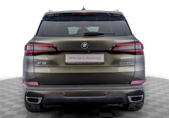 Подержанный автомобиль BMW X5 2020 года (6 фото)