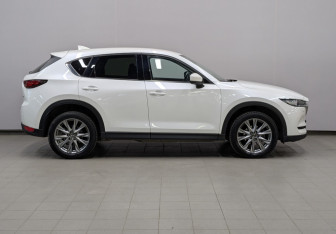 Подержанный автомобиль Mazda CX-5 2022 года (5 фото)