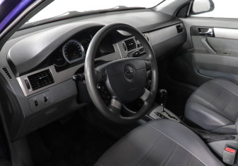 Подержанный автомобиль Chevrolet Lacetti Sedan 2008 года (5 фото)