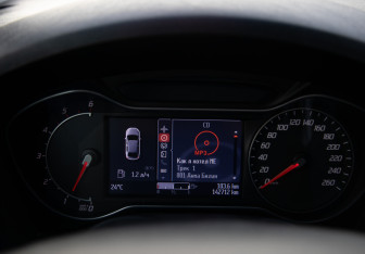 Подержанный автомобиль Ford S-MAX 2011 года (9 фото)