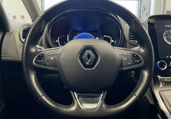 Подержанный автомобиль Renault Scenic 2018 года (14 фото)