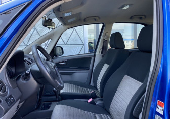 Подержанный автомобиль Suzuki SX4 Hatchback 2009 года (21 фото)