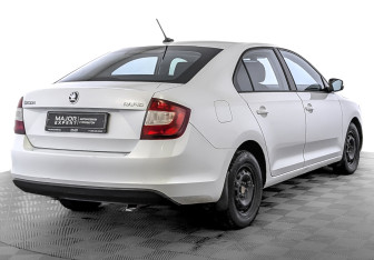 Подержанный автомобиль Skoda Rapid Liftback 2019 года (5 фото)