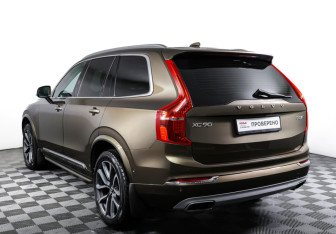 Подержанный автомобиль Volvo XC90 2018 года (7 фото)