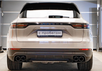 Подержанный автомобиль Porsche Cayenne 2021 года (5 фото)