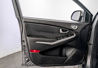 Подержанный автомобиль SsangYong Actyon 2014 года (19 фото)