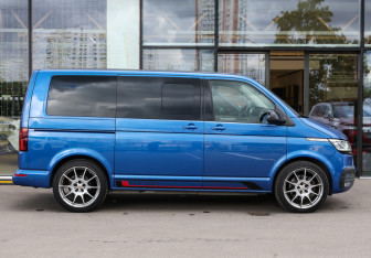 Подержанный автомобиль Volkswagen Multivan 2020 года (4 фото)