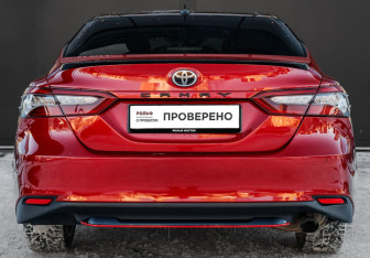 Подержанный автомобиль Toyota Camry Sedan 2021 года (6 фото)