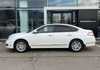 Подержанный автомобиль Nissan Teana 2012 года (8 фото)