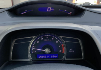 Подержанный автомобиль Honda Civic Sedan 2009 года (19 фото)