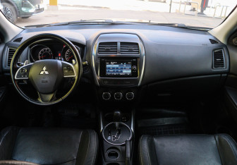 Подержанный автомобиль Mitsubishi ASX 2012 года (9 фото)