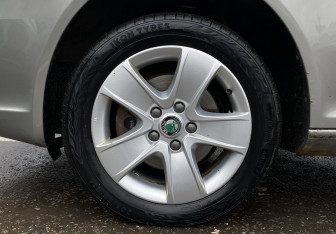 Подержанный автомобиль Skoda Octavia Liftback 2013 года (9 фото)