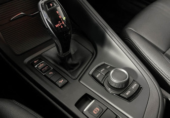 Подержанный автомобиль BMW X1 2019 года (16 фото)