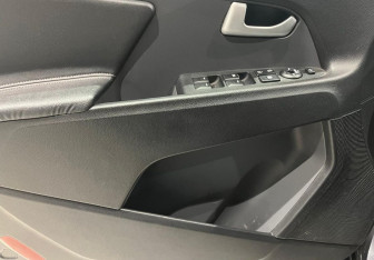 Подержанный автомобиль Kia Sportage 2013 года (11 фото)