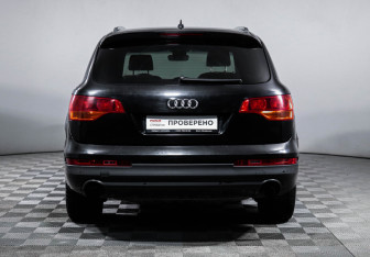 Подержанный автомобиль Audi Q7 2006 года (6 фото)