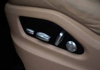 Подержанный автомобиль Porsche Cayenne 2019 года (15 фото)