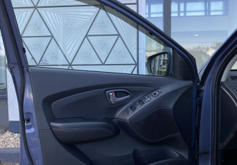 Подержанный автомобиль Hyundai ix35 2014 года (17 фото)