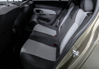 Подержанный автомобиль Chevrolet Cruze Hatchback 2013 года (10 фото)
