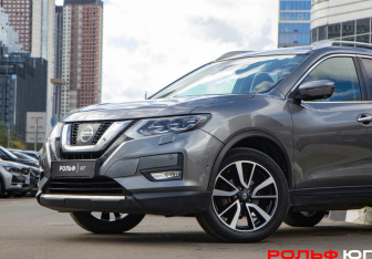 Подержанный автомобиль Nissan X-Trail 2021 года (16 фото)
