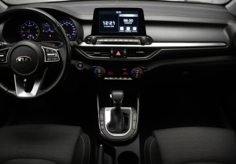 Подержанный автомобиль Kia Cerato Sedan 2021 года (19 фото)