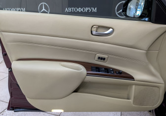 Подержанный автомобиль Nissan Teana 2013 года (19 фото)