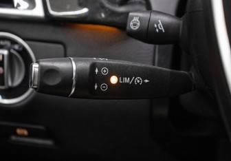 Подержанный автомобиль Mercedes-Benz GLE 2016 года (23 фото)