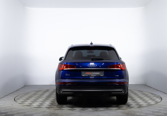 Подержанный автомобиль Audi Q5 2021 года (6 фото)