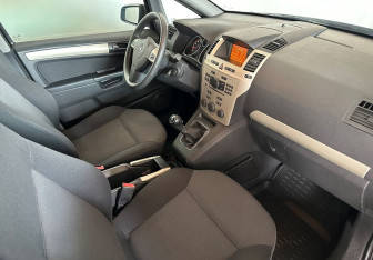 Подержанный автомобиль Opel Zafira Compactvan 2008 года (10 фото)