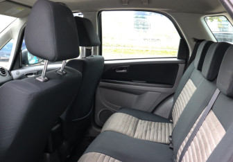 Подержанный автомобиль Suzuki SX4 Hatchback 2009 года (10 фото)