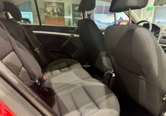 Подержанный автомобиль Skoda Octavia Liftback 2012 года (13 фото)