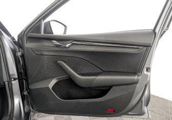 Подержанный автомобиль Skoda Octavia Liftback 2021 года (24 фото)