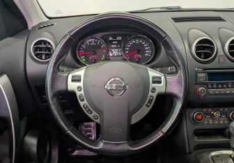 Подержанный автомобиль Nissan Qashqai+2 2011 года (20 фото)