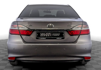 Подержанный автомобиль Toyota Camry Sedan 2016 года (6 фото)
