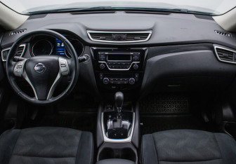 Подержанный автомобиль Nissan X-Trail 2017 года (13 фото)