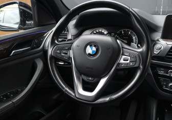 Подержанный автомобиль BMW X4 2019 года (12 фото)