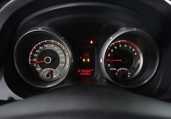Подержанный автомобиль Mitsubishi Pajero 2012 года (11 фото)