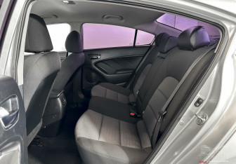 Подержанный автомобиль Kia Cerato Sedan 2014 года (11 фото)