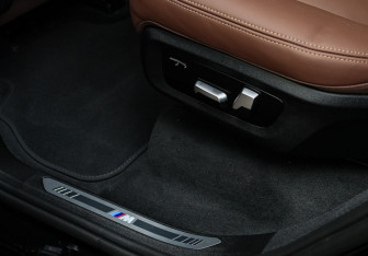 Новый BMW X7 2024 (13 фото)