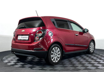 Подержанный автомобиль Chevrolet Aveo Hatchback 2014 года (5 фото)
