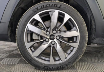 Подержанный автомобиль Москвич 3е 2023 года (12 фото)