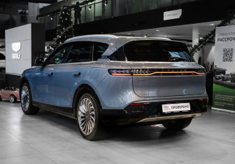 Подержанный автомобиль Voyah Free 2022 года (6 фото)