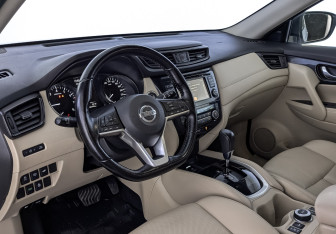Подержанный автомобиль Nissan X-Trail 2019 года (15 фото)