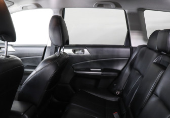 Подержанный автомобиль Subaru Forester Suv 2012 года (8 фото)