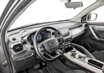 Подержанный автомобиль Geely Coolray 2022 года (16 фото)