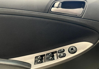 Подержанный автомобиль Hyundai Solaris Sedan 2014 года (15 фото)
