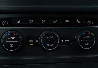 Подержанный автомобиль Volkswagen Golf Hatchback 2012 года (14 фото)