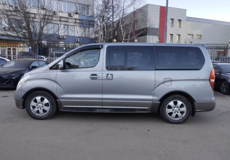 Подержанный автомобиль Hyundai Grand Starex 2011 года (5 фото)
