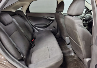 Подержанный автомобиль LADA (ВАЗ) Vesta Sedan 2018 года (11 фото)